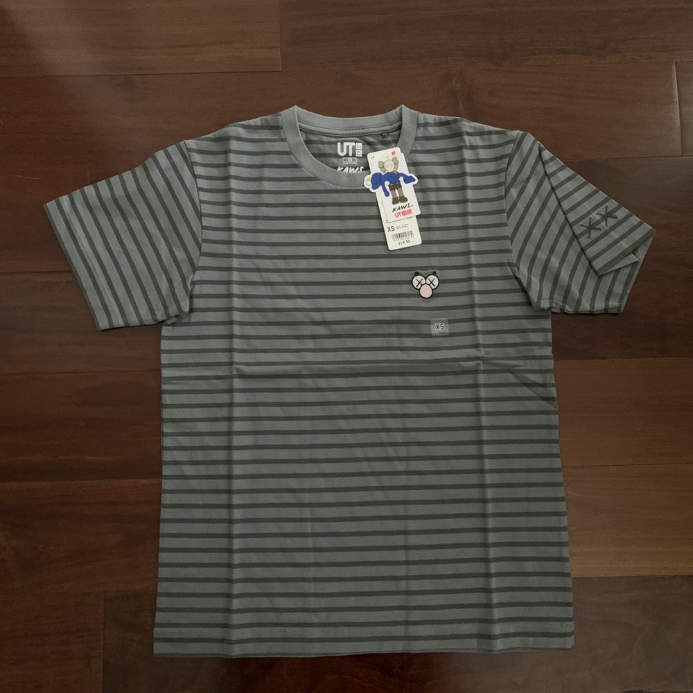 BNWT Uniqlo x KAWS grey stripped tee XS
